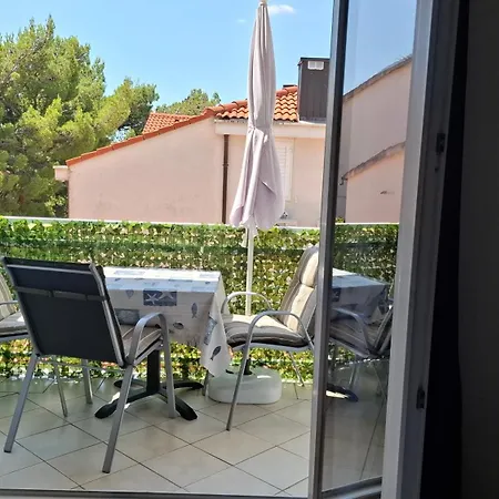 Apartamento Lea I Lovro Brela