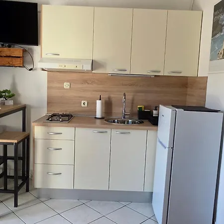 Apartamento Lea I Lovro Brela