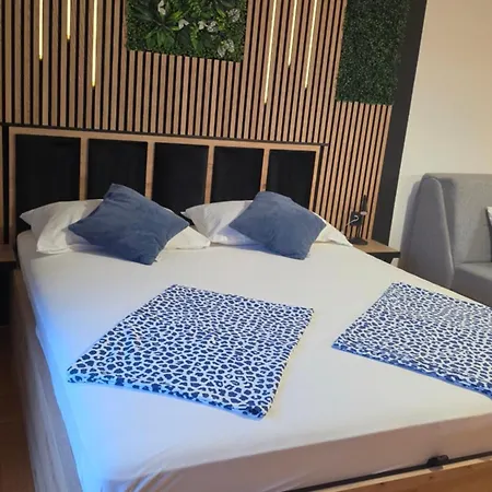 Lea I Lovro Apartamento Brela