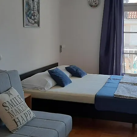 Apartment Lea I Lovro