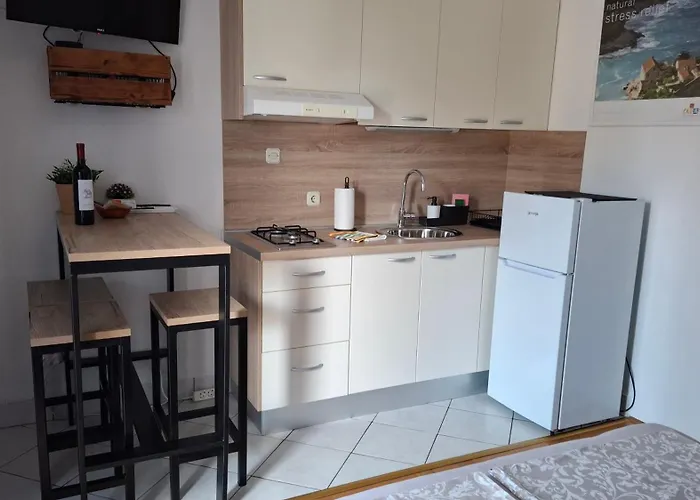 Apartamento Lea I Lovro Brela