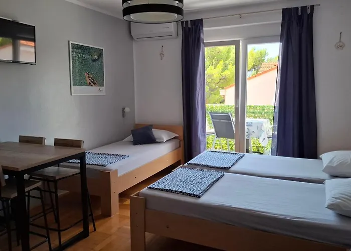 Apartamento Lea I Lovro Brela