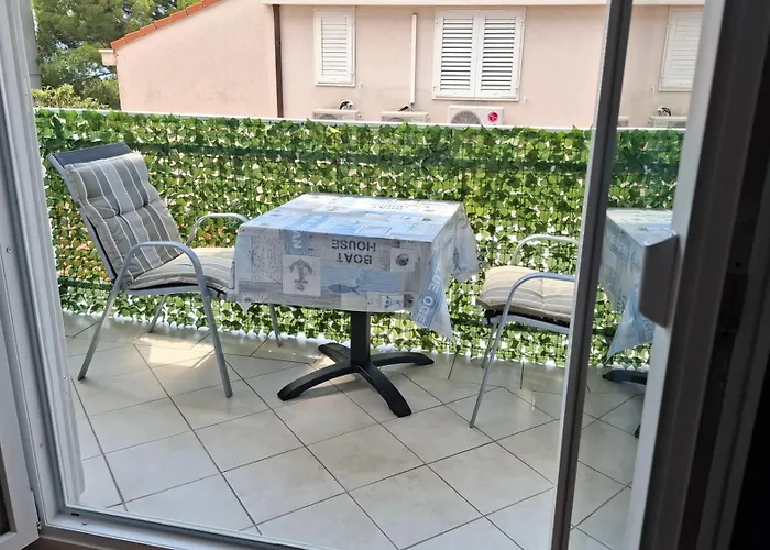 Apartamento Lea I Lovro *