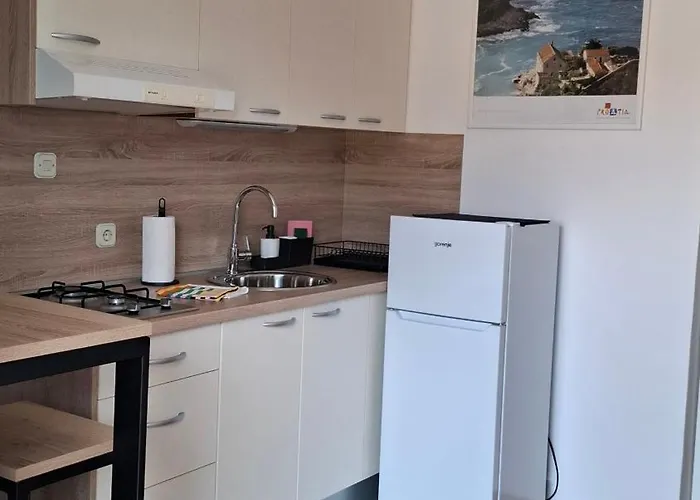 Apartamento Lea I Lovro Brela