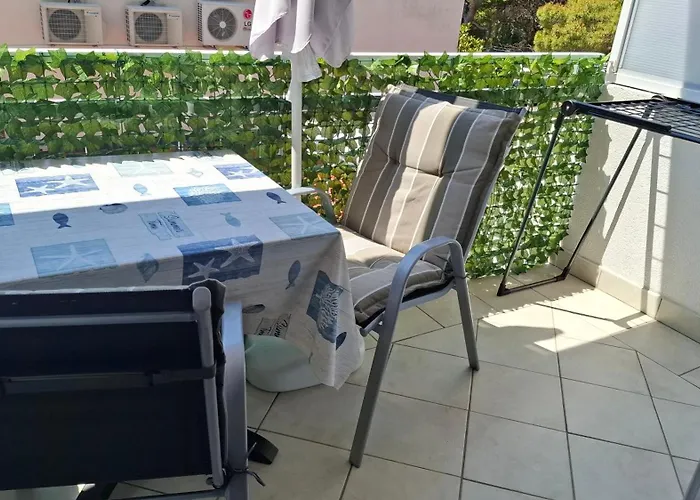 Lea I Lovro Apartman Brela