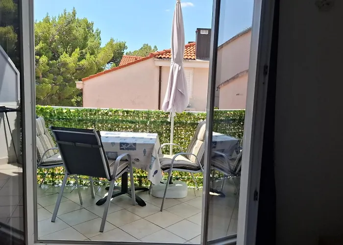 Apartamento Lea I Lovro Brela